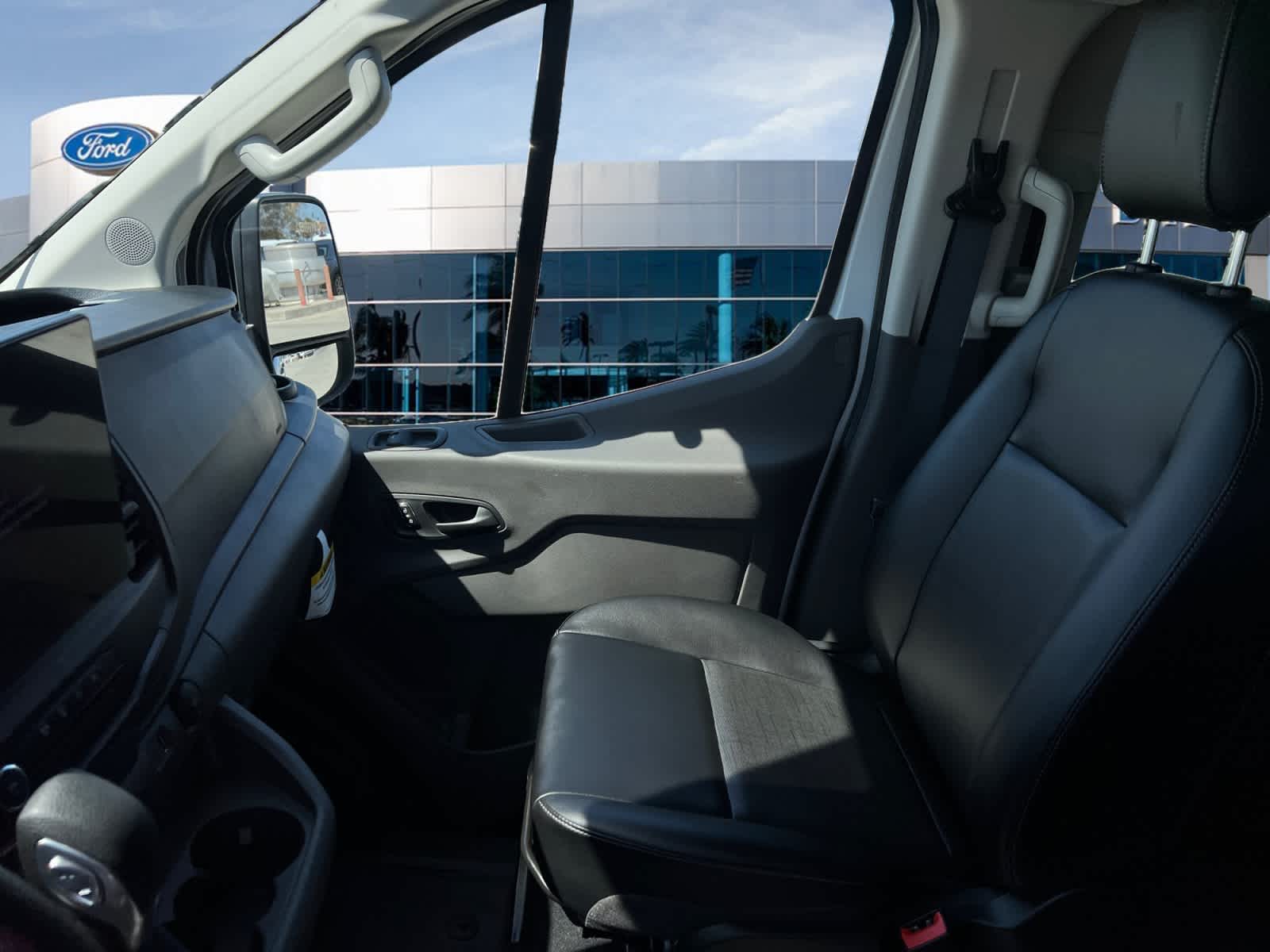 2025 Ford Transit Passenger Wagon XL