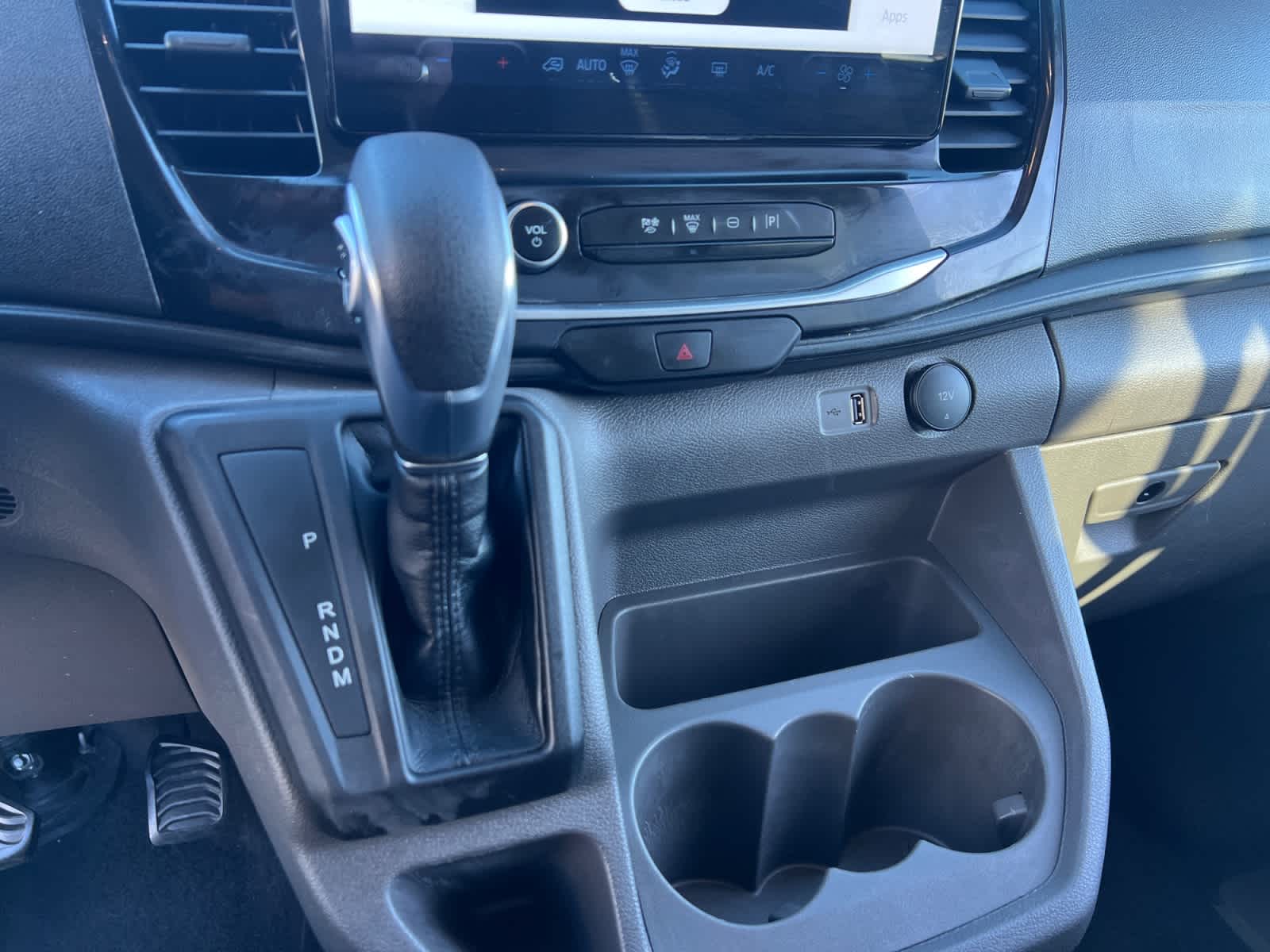 2024 Ford Transit Passenger Wagon XLT