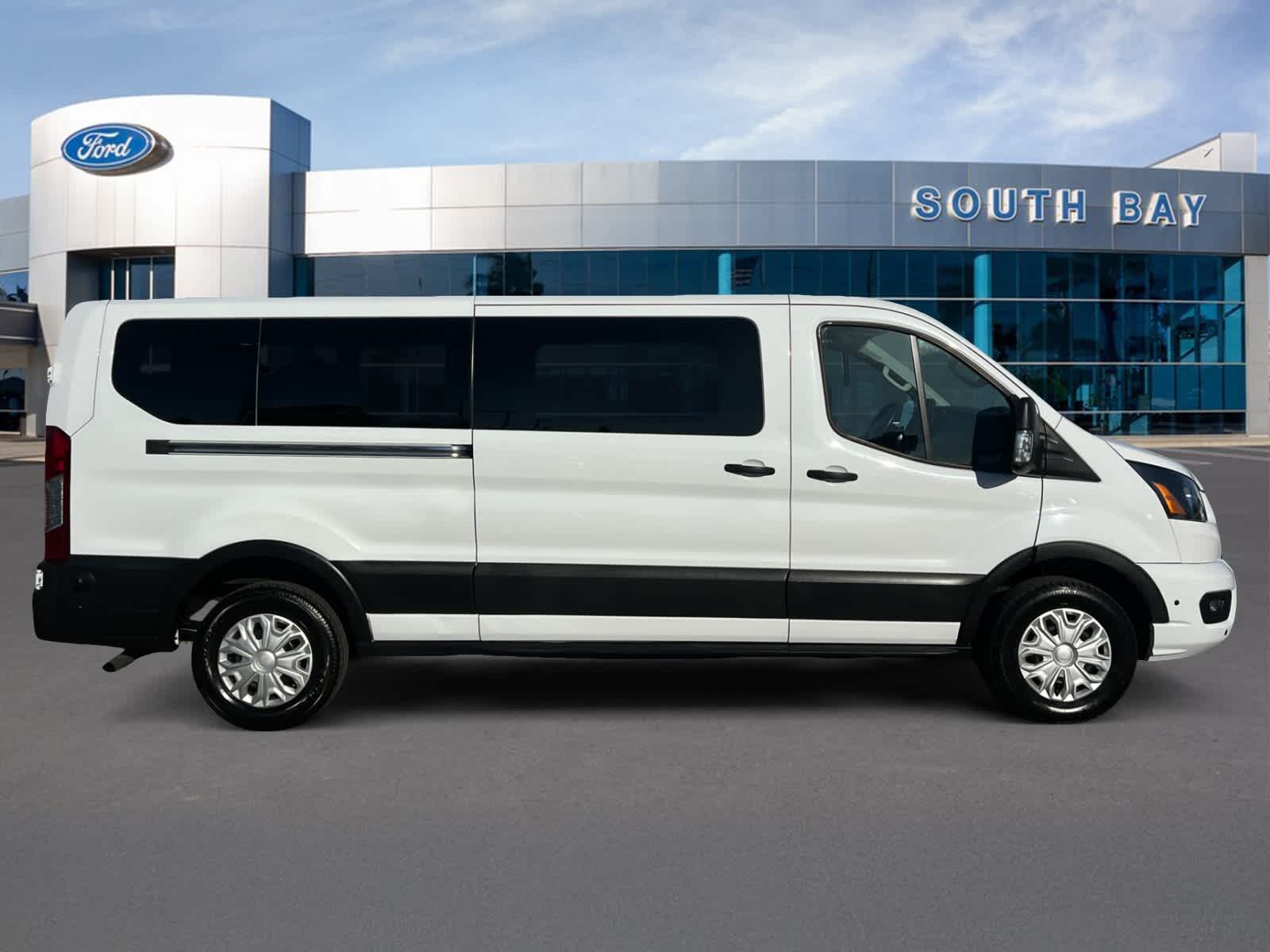 2024 Ford Transit Passenger Wagon XLT