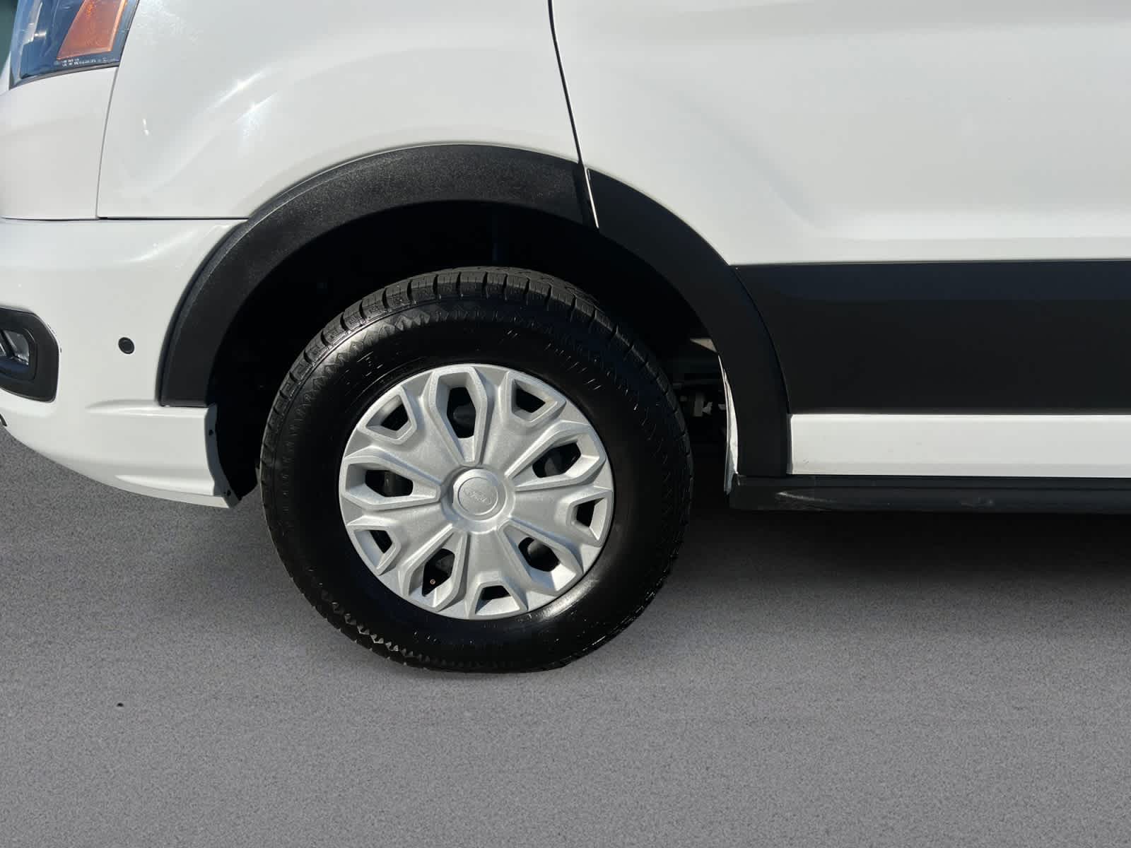 2024 Ford Transit Passenger Wagon XLT