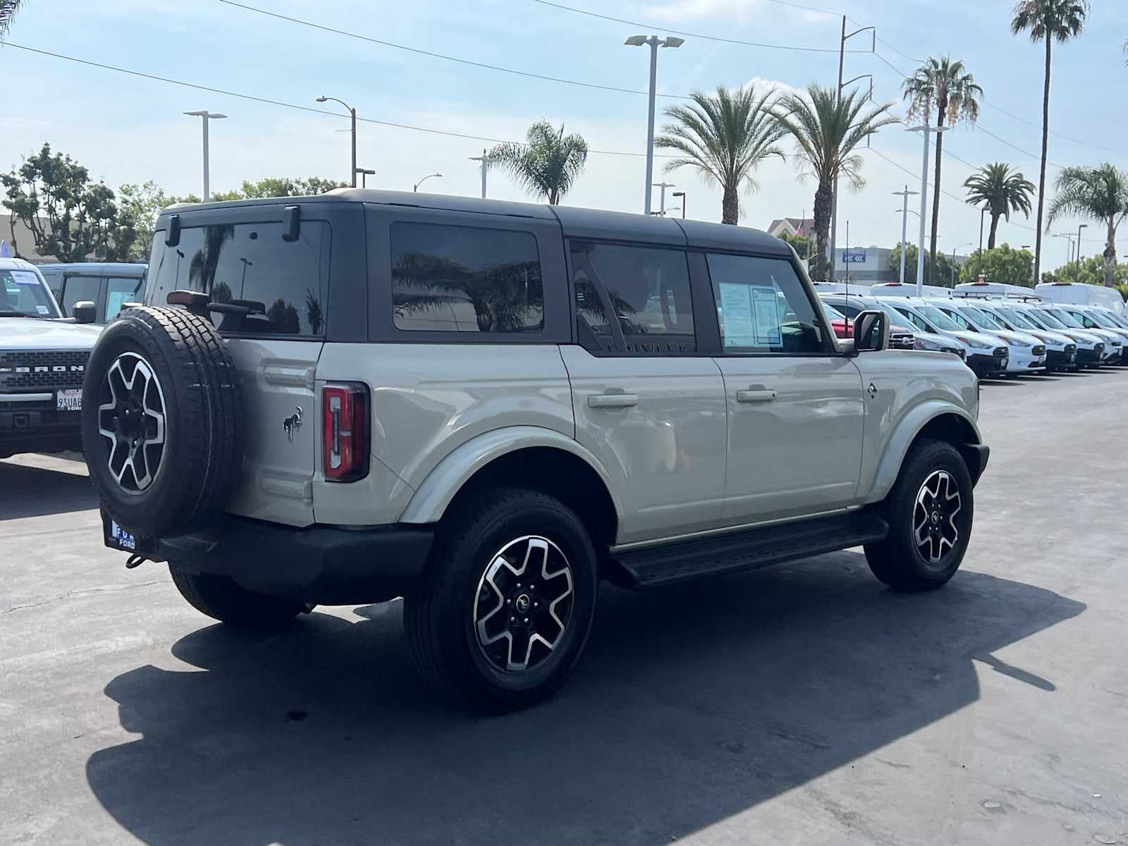 2025 Ford Bronco Outer Banks