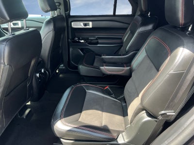 2024 Ford Explorer ST-Line