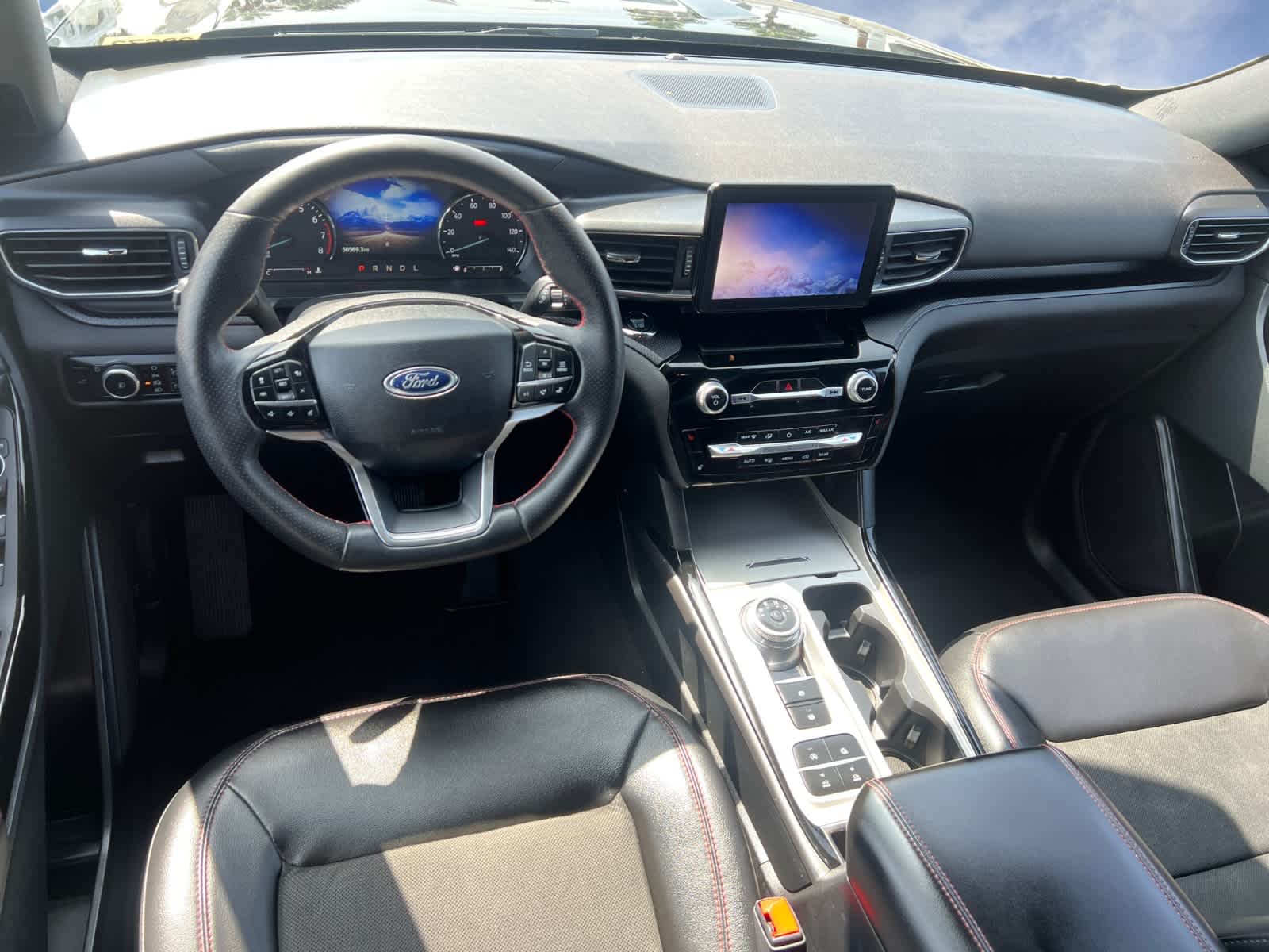 2024 Ford Explorer ST-Line