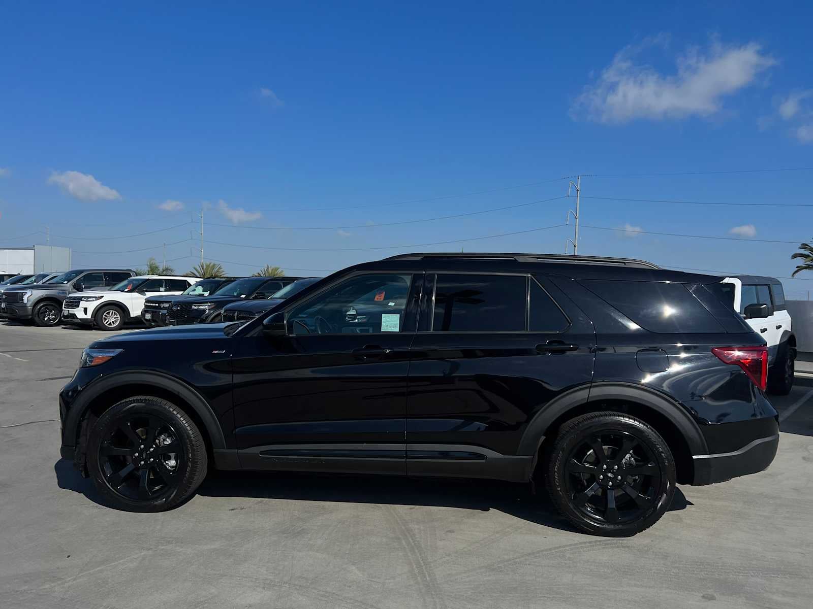 2023 Ford Explorer ST-Line