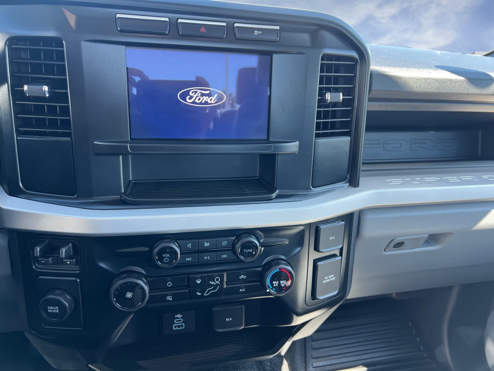 2024 Ford Super Duty F-250 Pickup XL