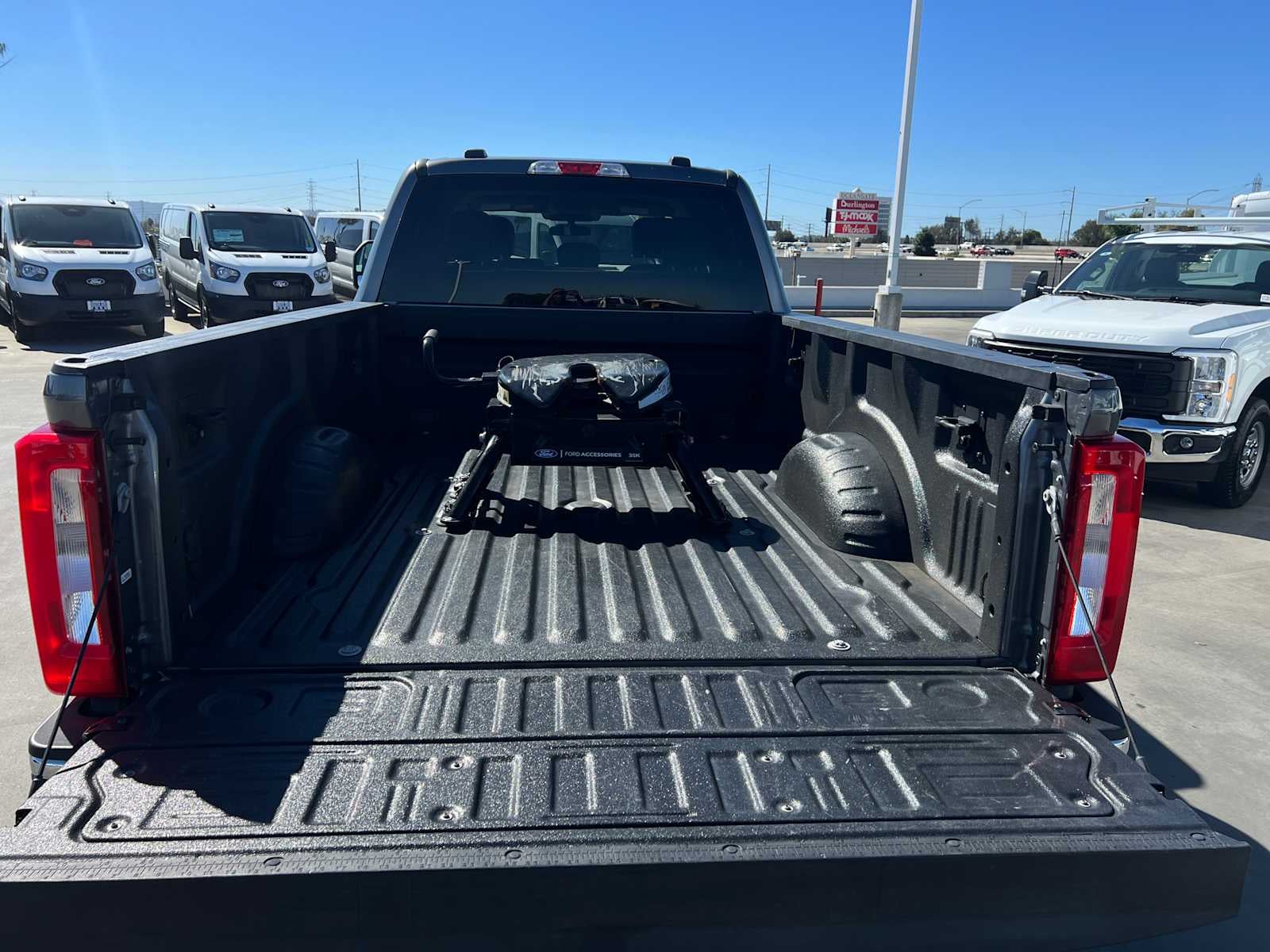 2024 Ford Super Duty F-450 Pickup XLT