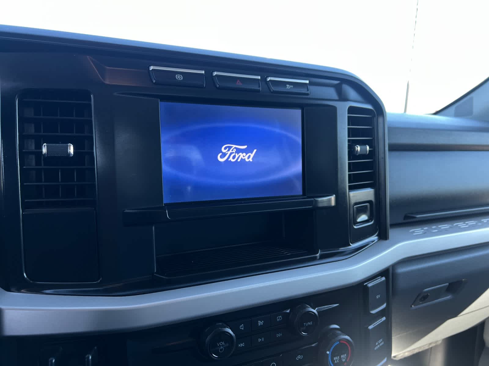 2024 Ford Super Duty F-450 Pickup XLT