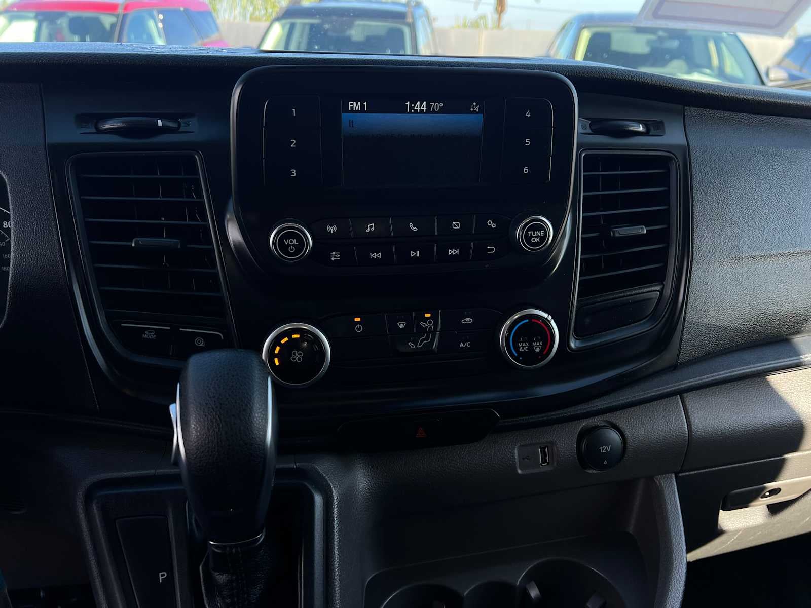 2024 Ford Transit 148 WB Medium Roof Cargo