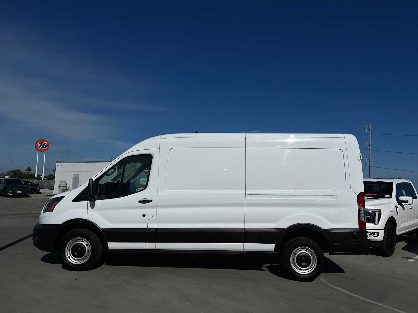 2024 Ford Transit 148 WB Medium Roof Cargo