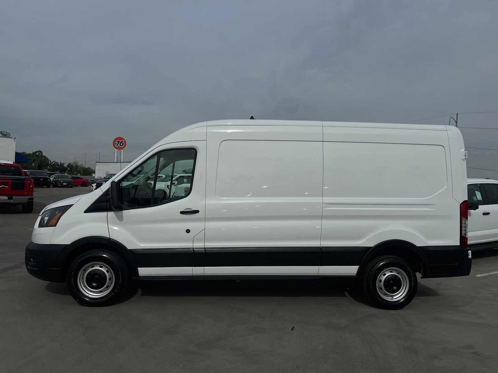 2022 Ford Transit T-250 130" Med Rf 9070 GVWR RWD