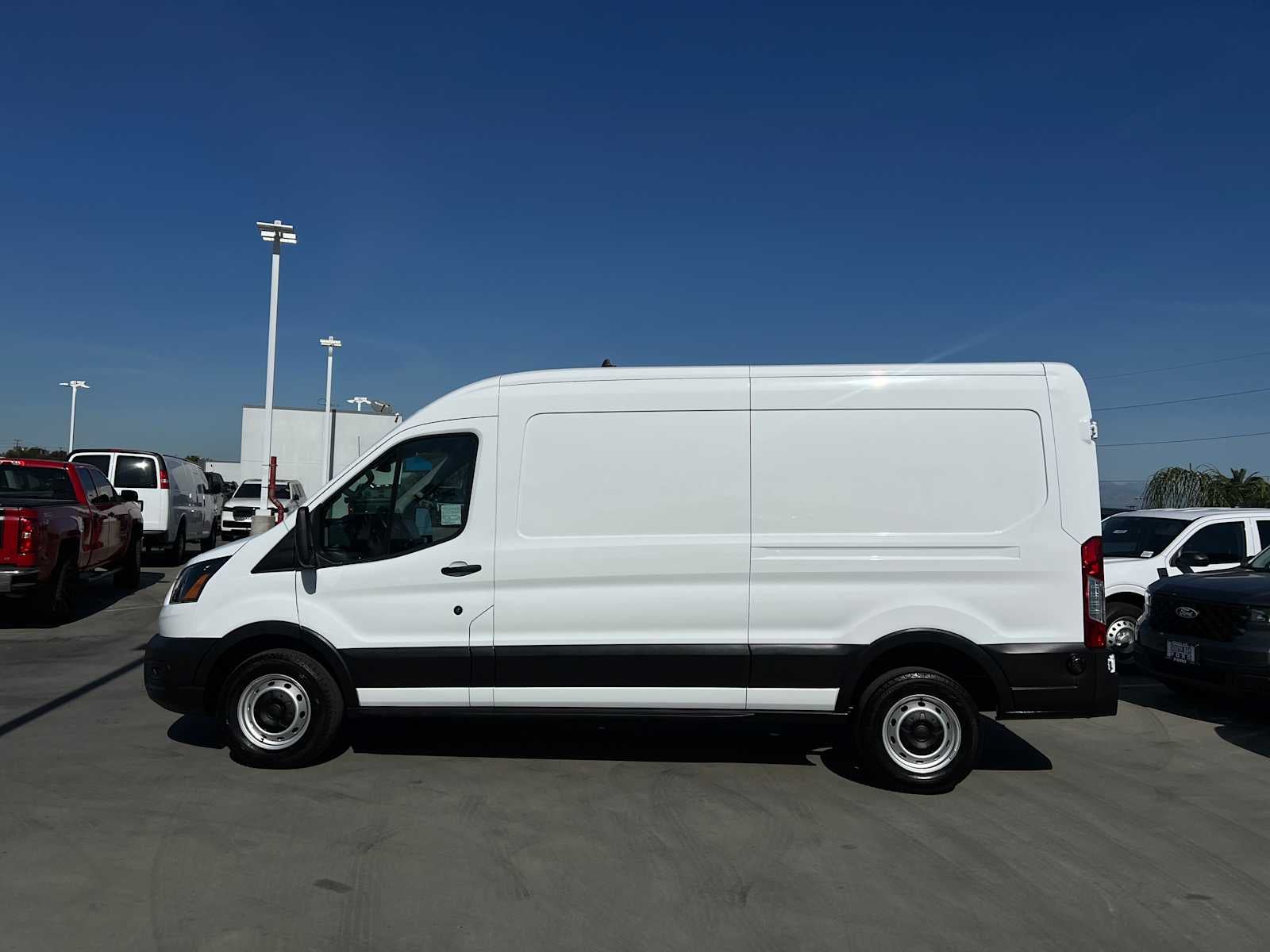 2024 Ford Transit 148 WB Medium Roof Cargo