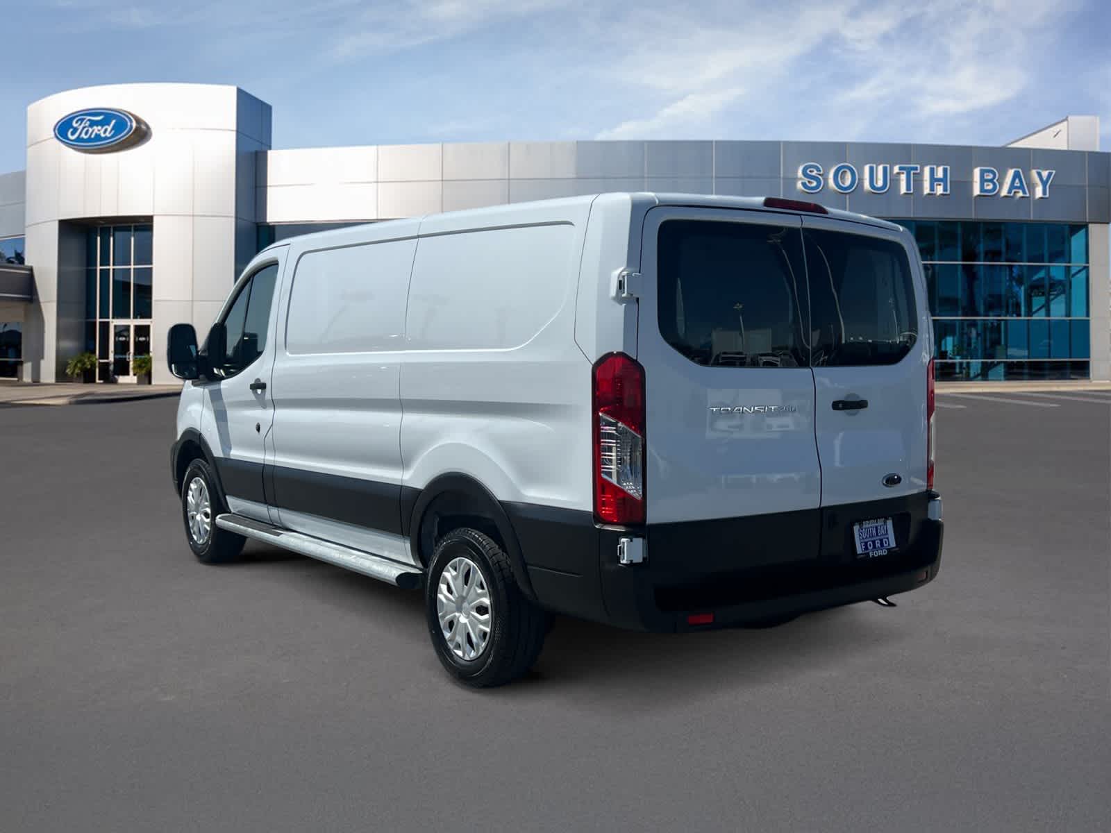 2025 Ford Transit Cargo Van T-250 130" Low Rf 9070 GVWR RWD