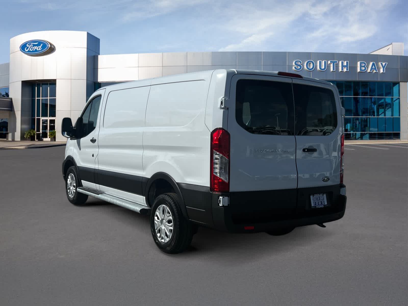 2025 Ford Transit Cargo Van T-250 130" Low Rf 9070 GVWR RWD