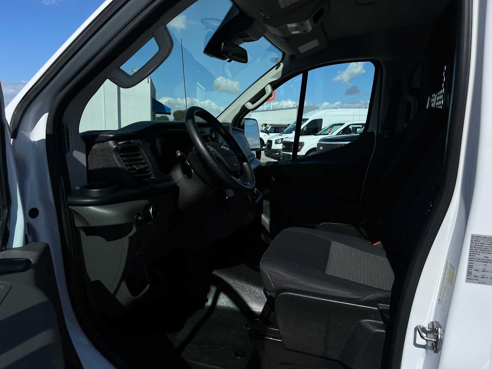 2024 Ford Transit T-250 130" Low Rf 9070 GVWR RWD