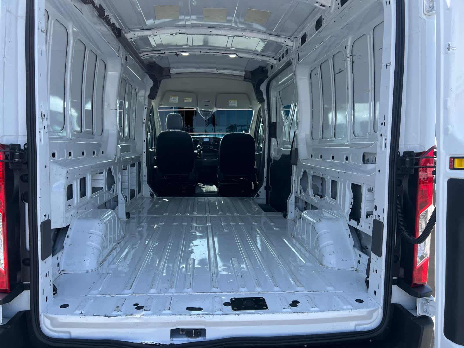 2025 Ford Transit Cargo Van T-250 148" Med Rf 9070 GVWR AWD