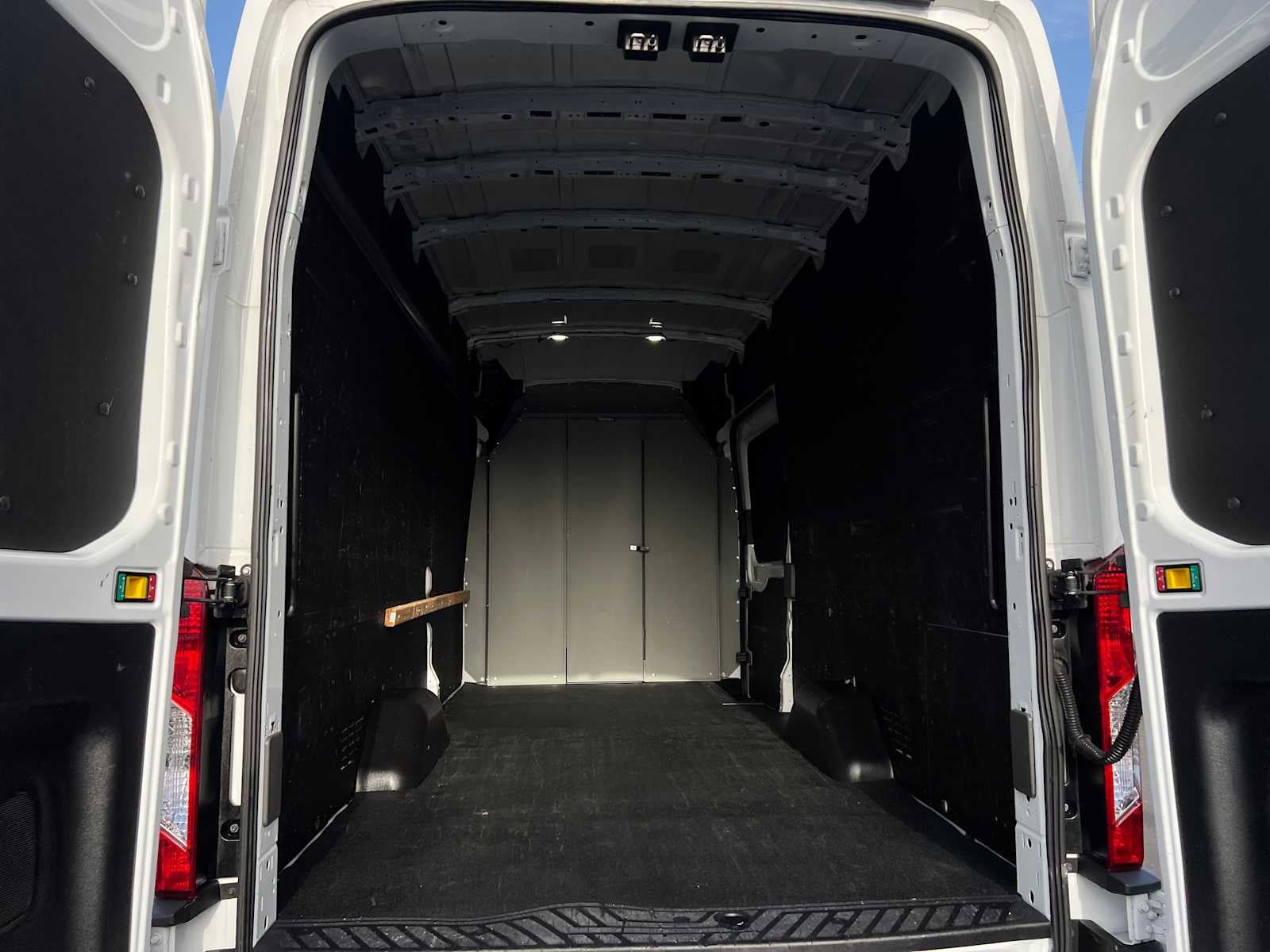 2024 Ford Transit 148 WB High Roof Extended Cargo