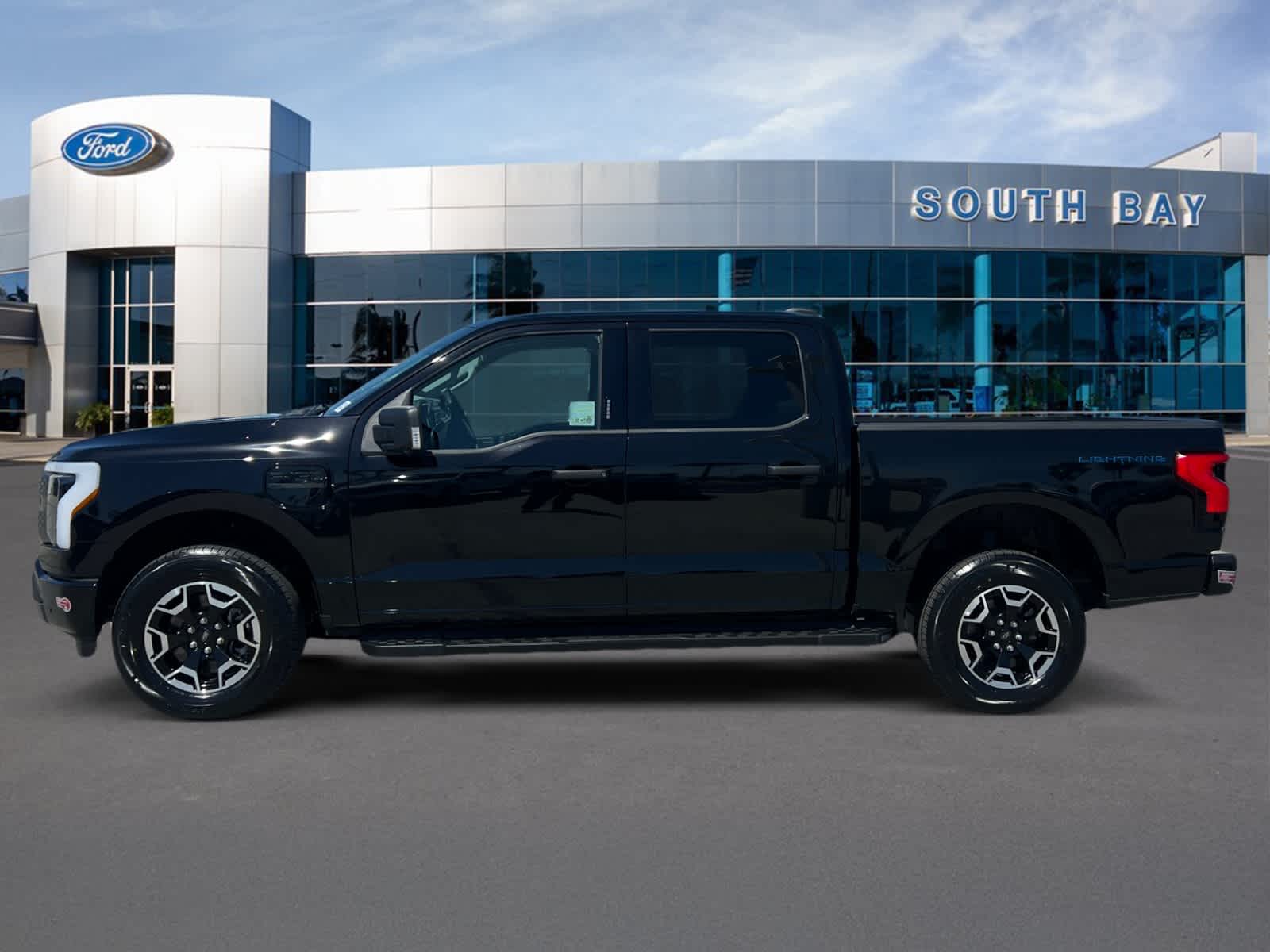 2023 Ford F-150 Lightning XLT