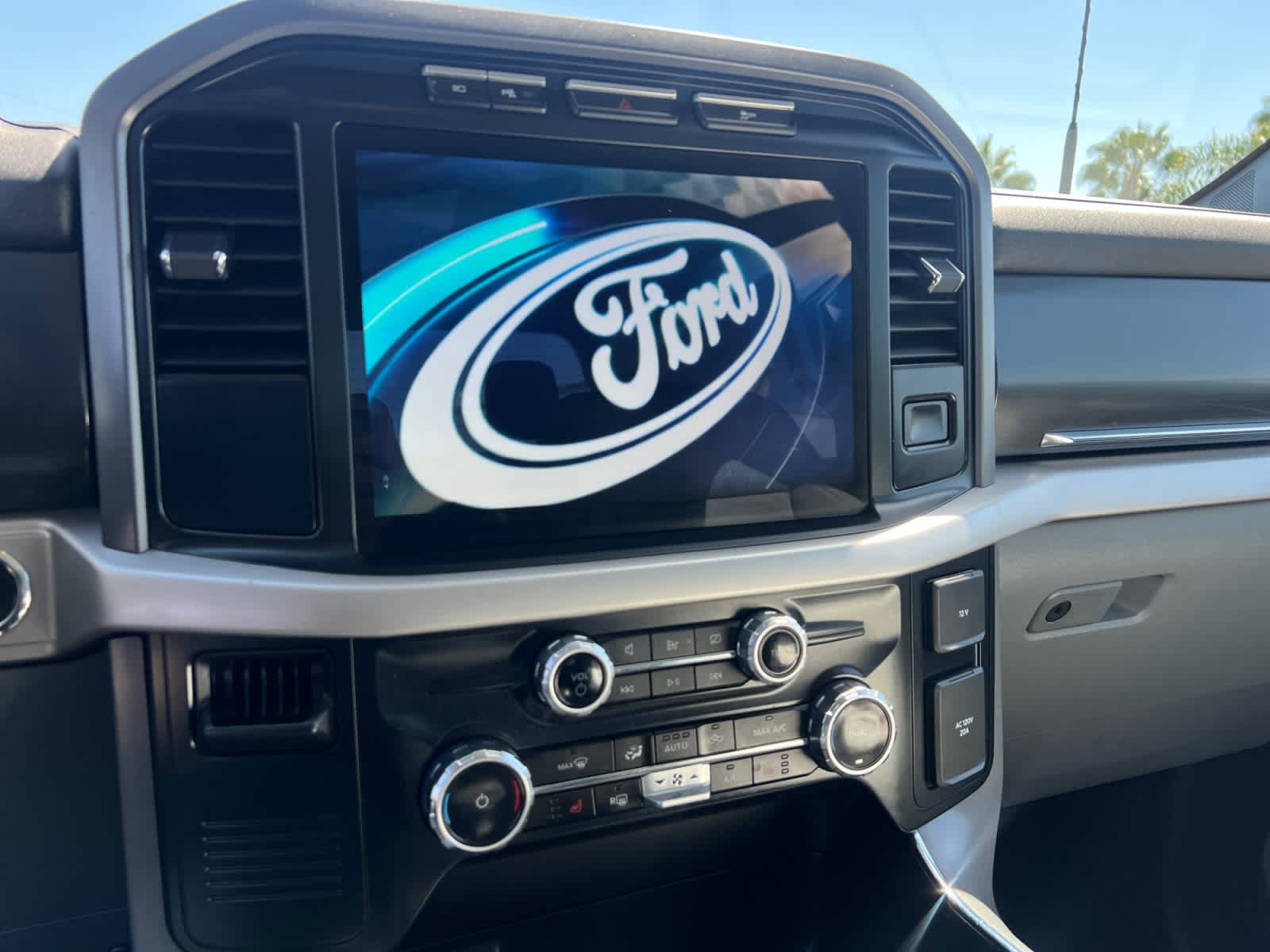 2023 Ford F-150 Lightning XLT