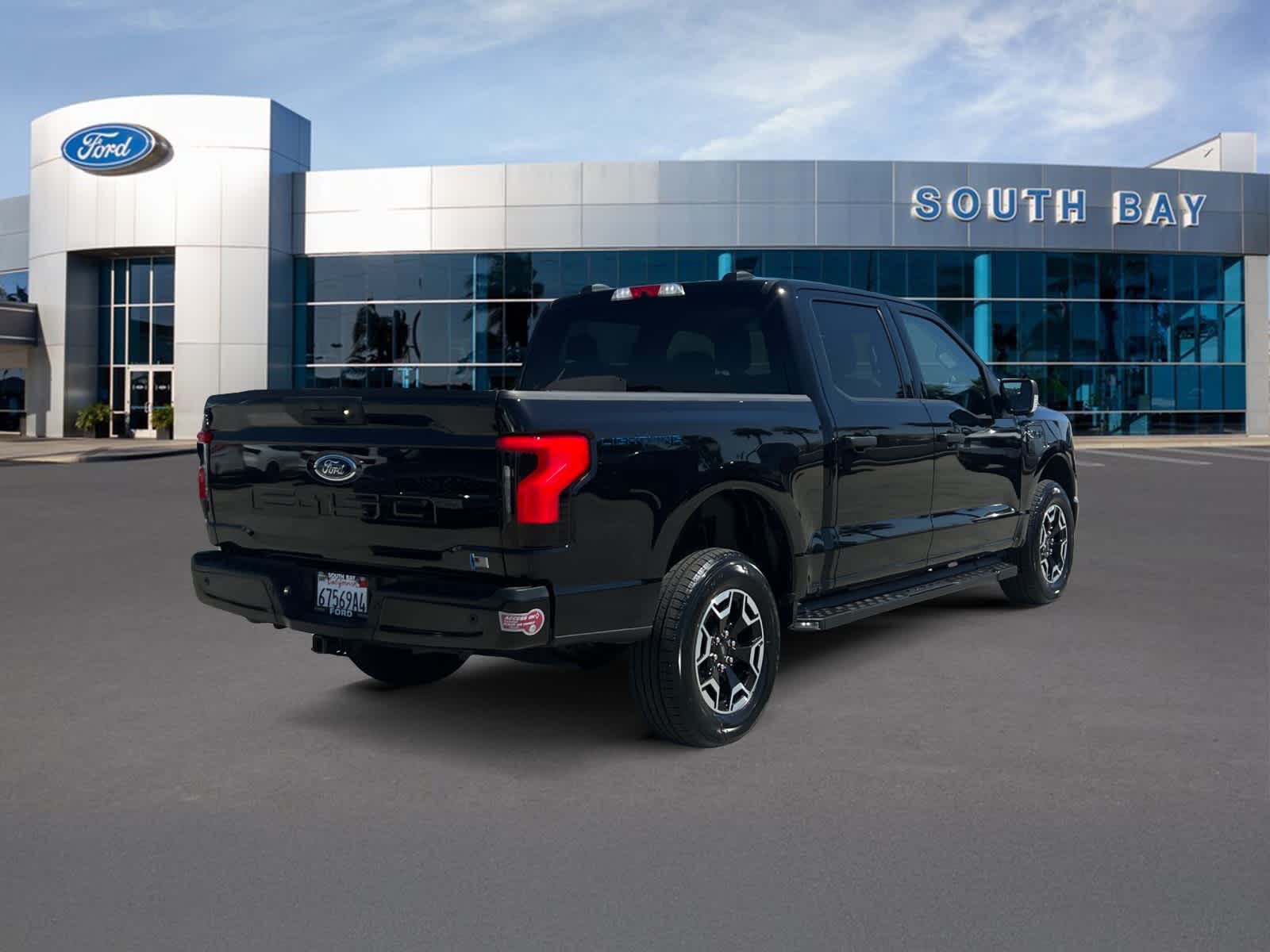 2023 Ford F-150 Lightning XLT