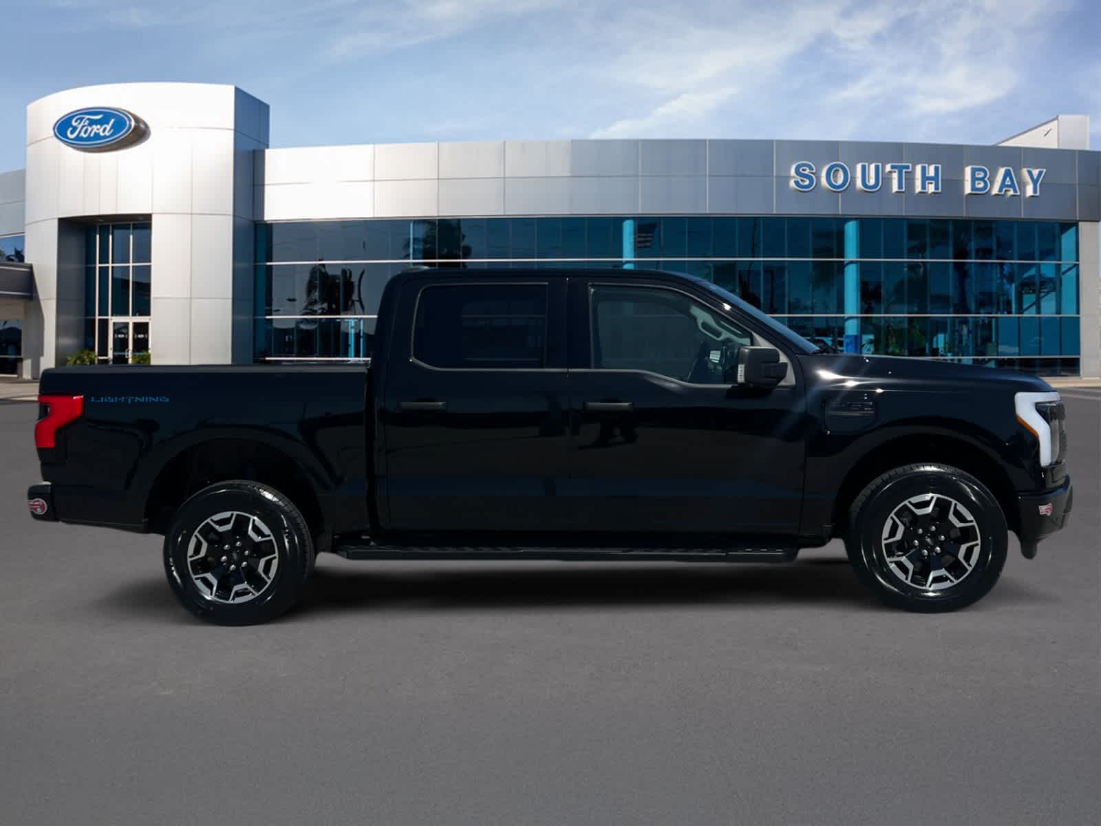 2023 Ford F-150 Lightning XLT