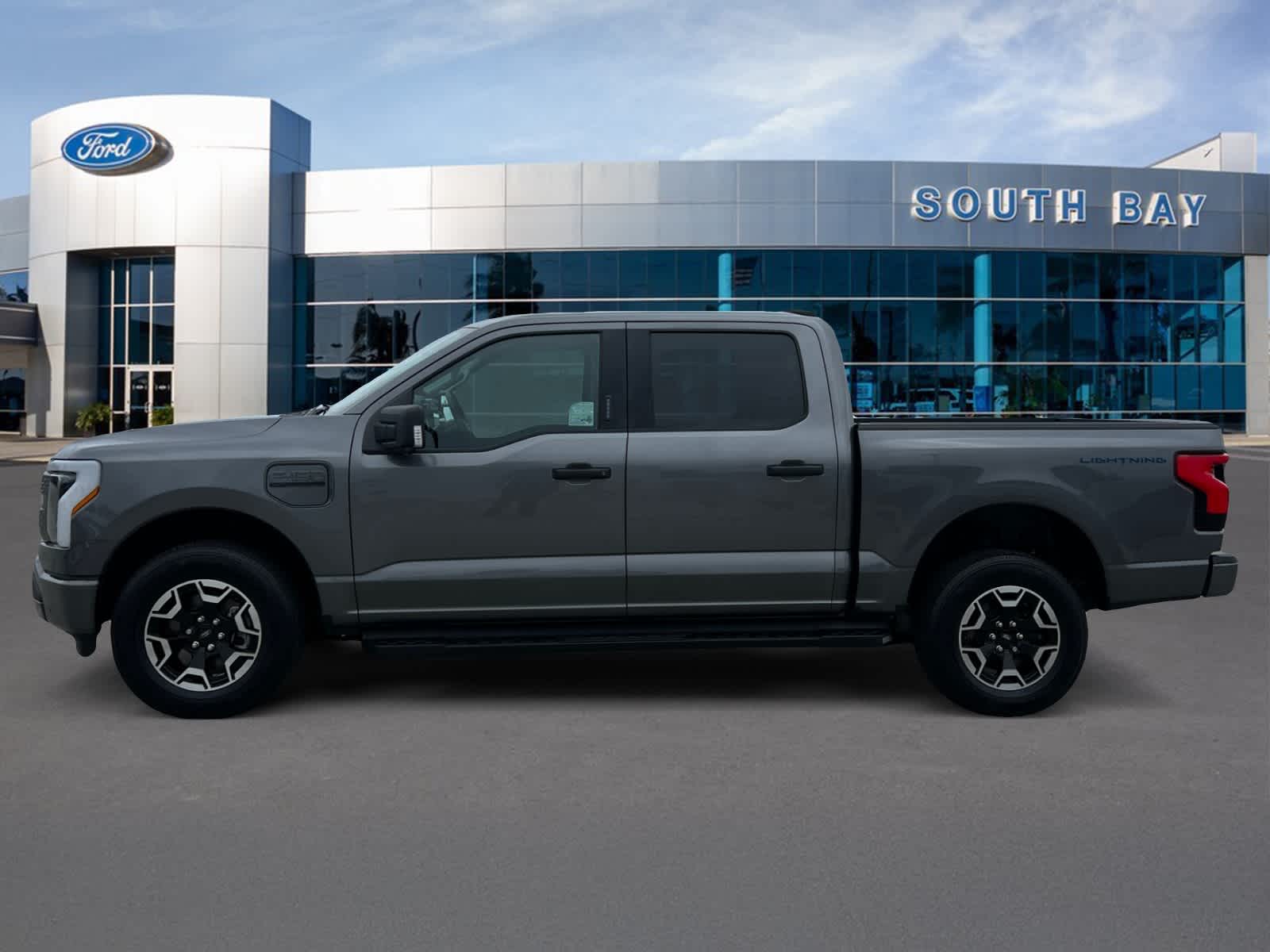 2023 Ford F-150 Lightning XLT
