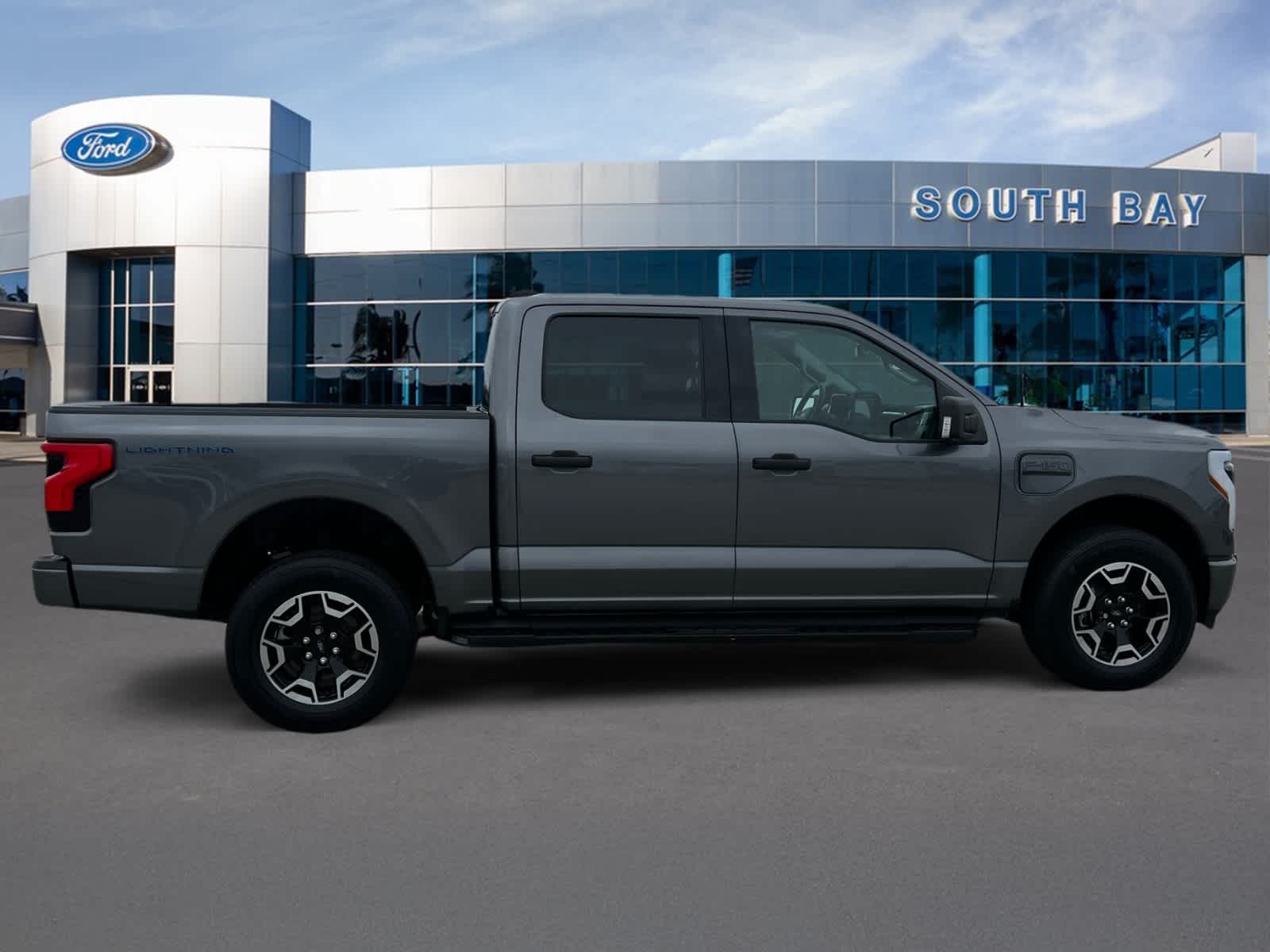 2023 Ford F-150 Lightning XLT