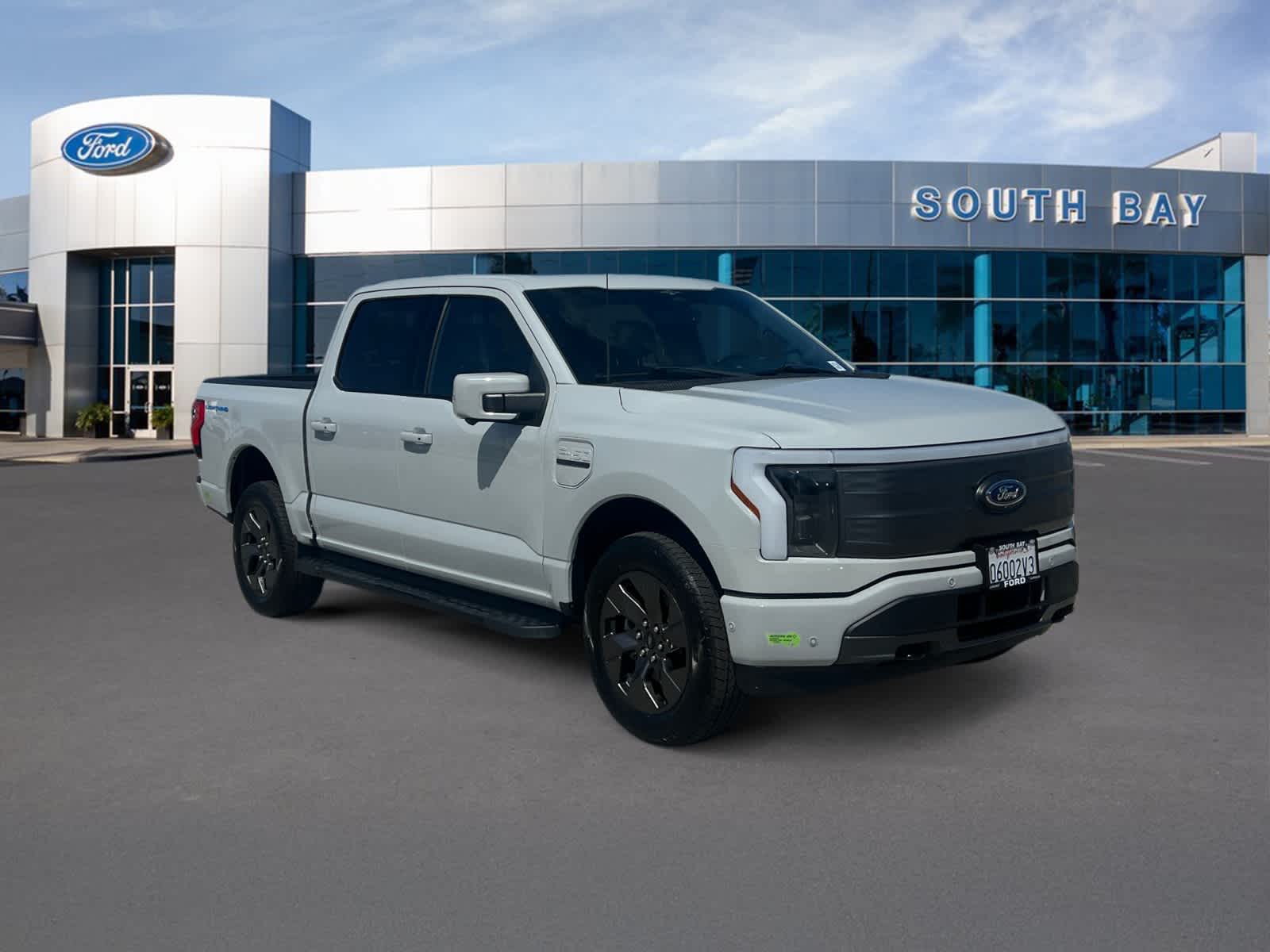 2023 Ford F-150 Lightning LARIAT