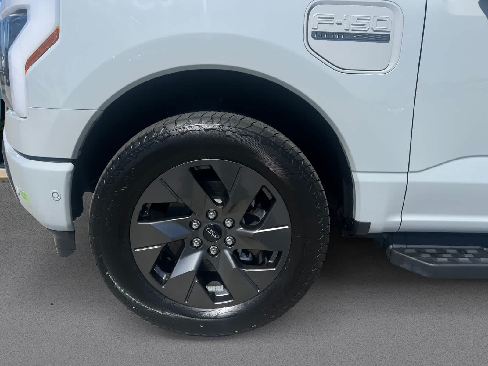2023 Ford F-150 Lightning LARIAT