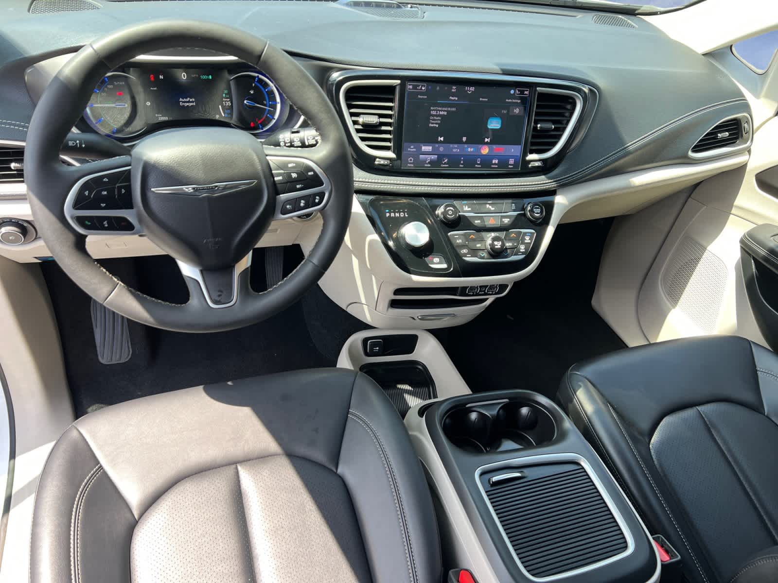 2024 Chrysler Pacifica Hybrid Select