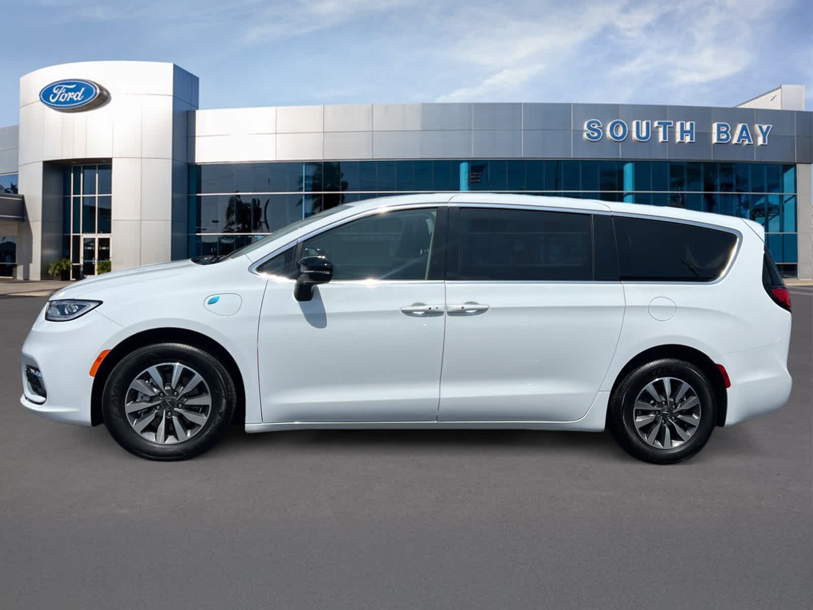 2024 Chrysler Pacifica Hybrid Select