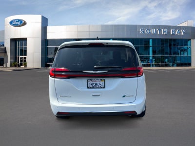 2024 Chrysler Pacifica Hybrid Select