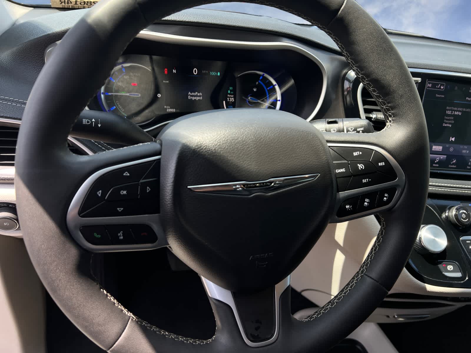 2024 Chrysler Pacifica Hybrid Select