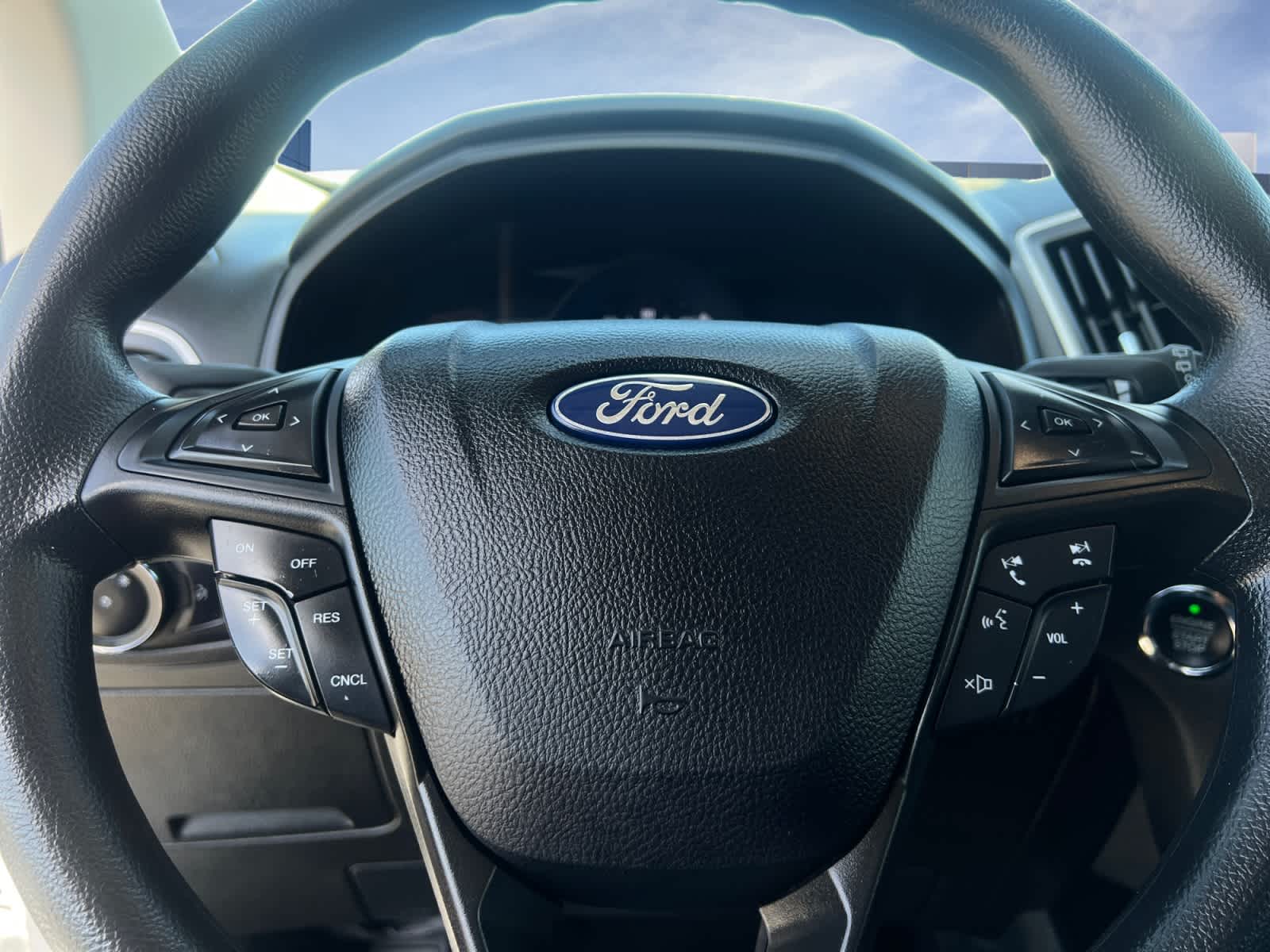2023 Ford Edge SE