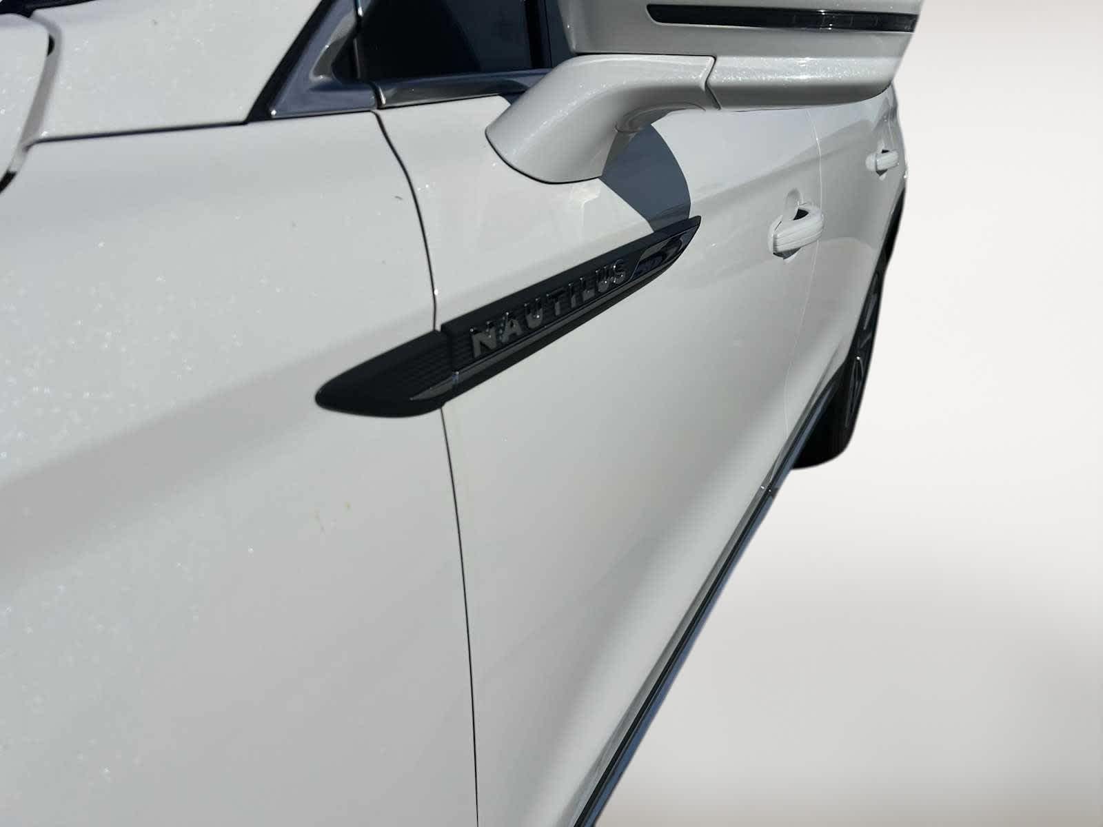 2022 Lincoln Nautilus Standard