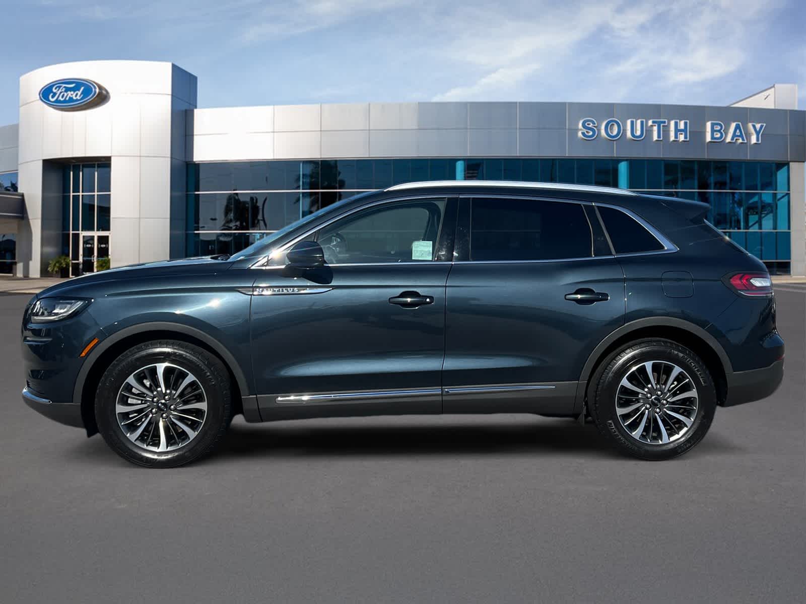 2023 Lincoln Nautilus Standard