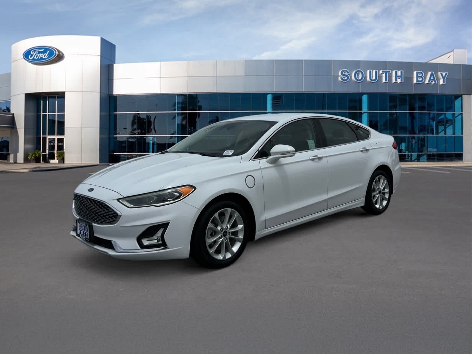 2019 Ford Fusion Plug-In Hybrid Titanium's photo