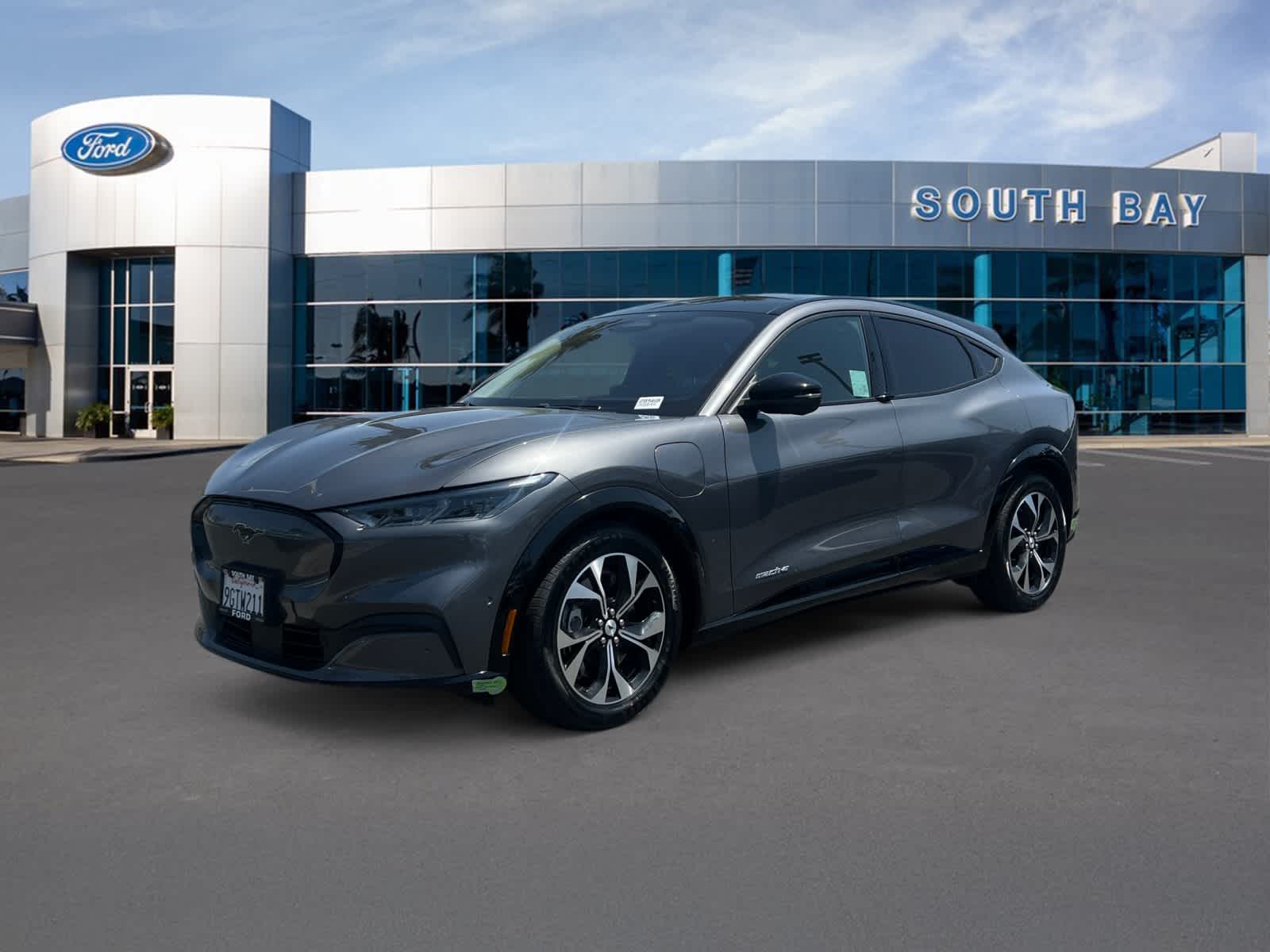 2023 Ford Mustang-Mach-e Premium's photo