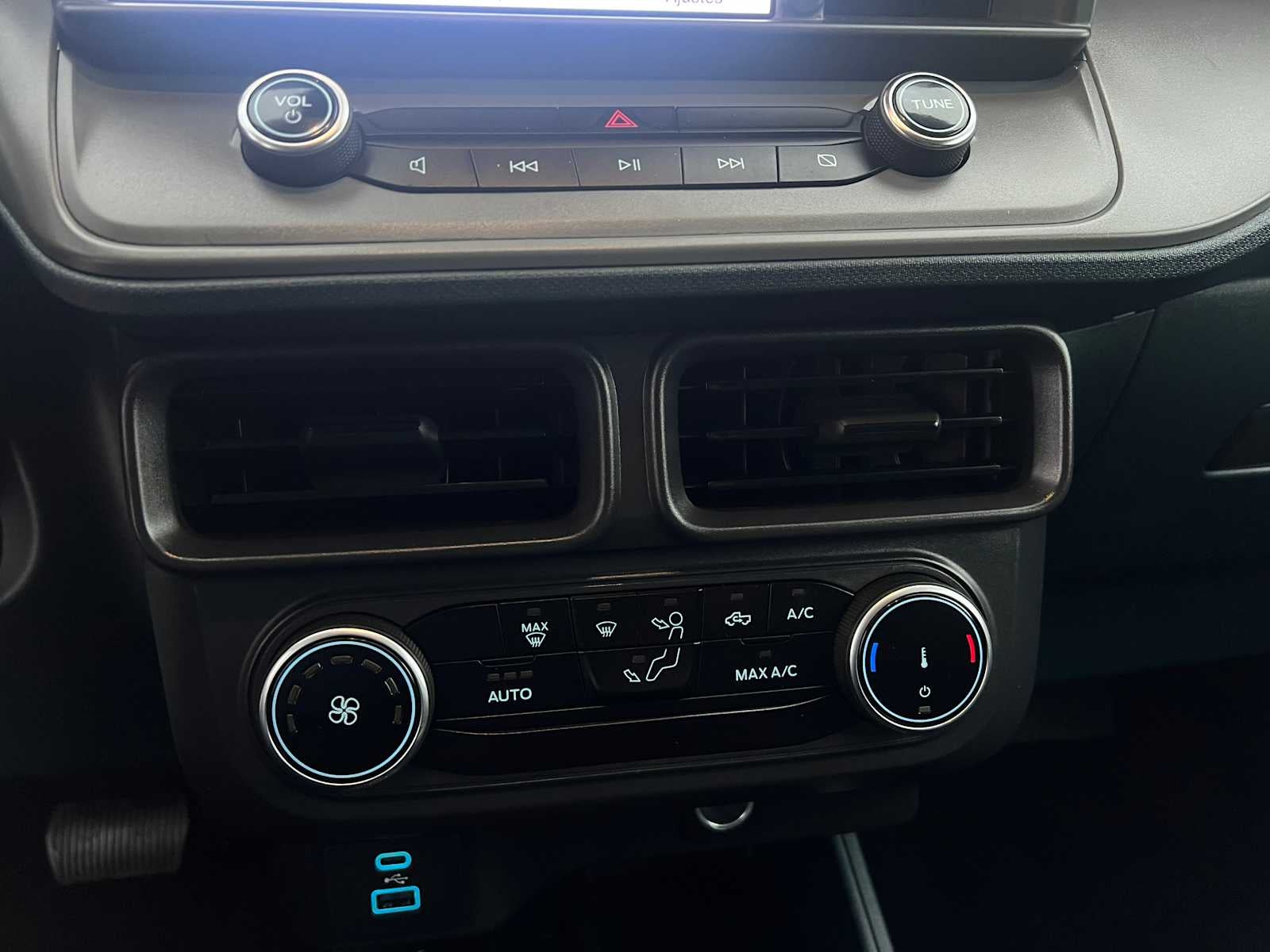 2024 Ford Maverick XL