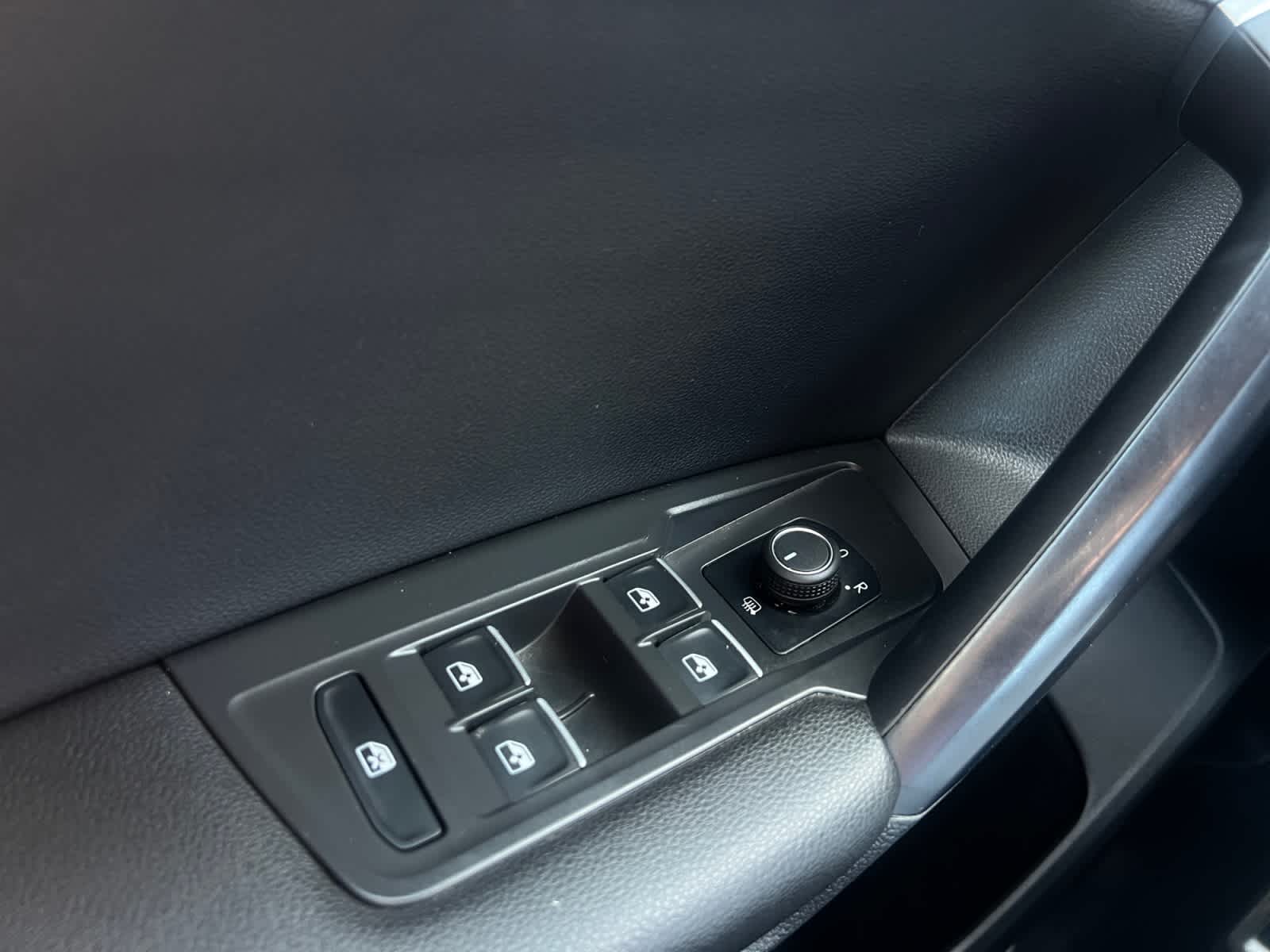 2021 Volkswagen Tiguan SE R-Line Black