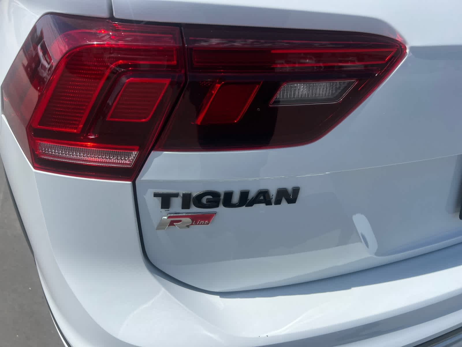2021 Volkswagen Tiguan SE R-Line Black