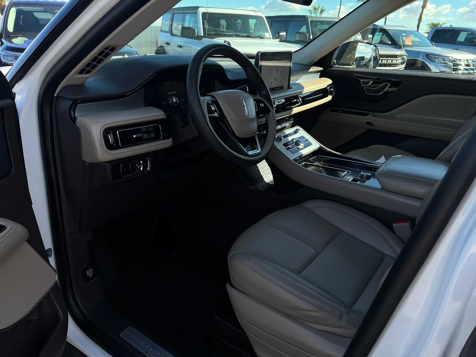 2023 Lincoln Aviator Standard