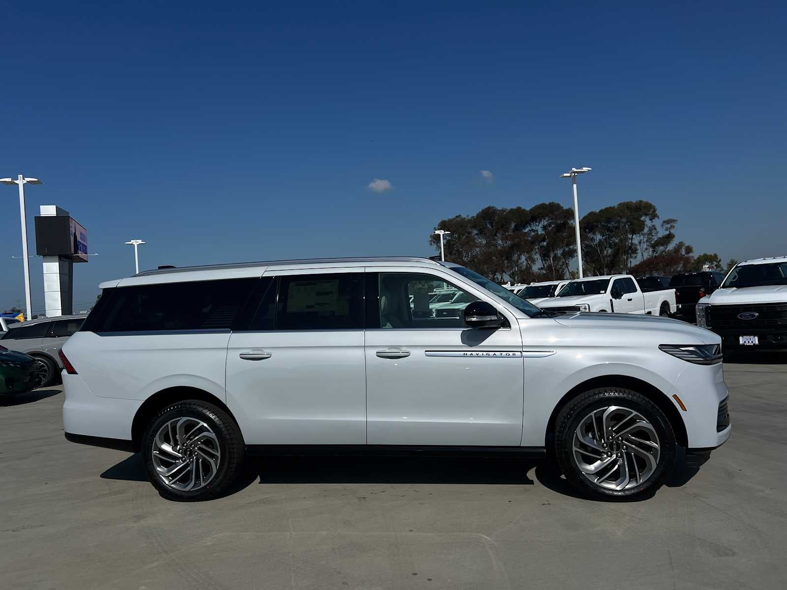 2026 Lincoln Navigator L Reserve