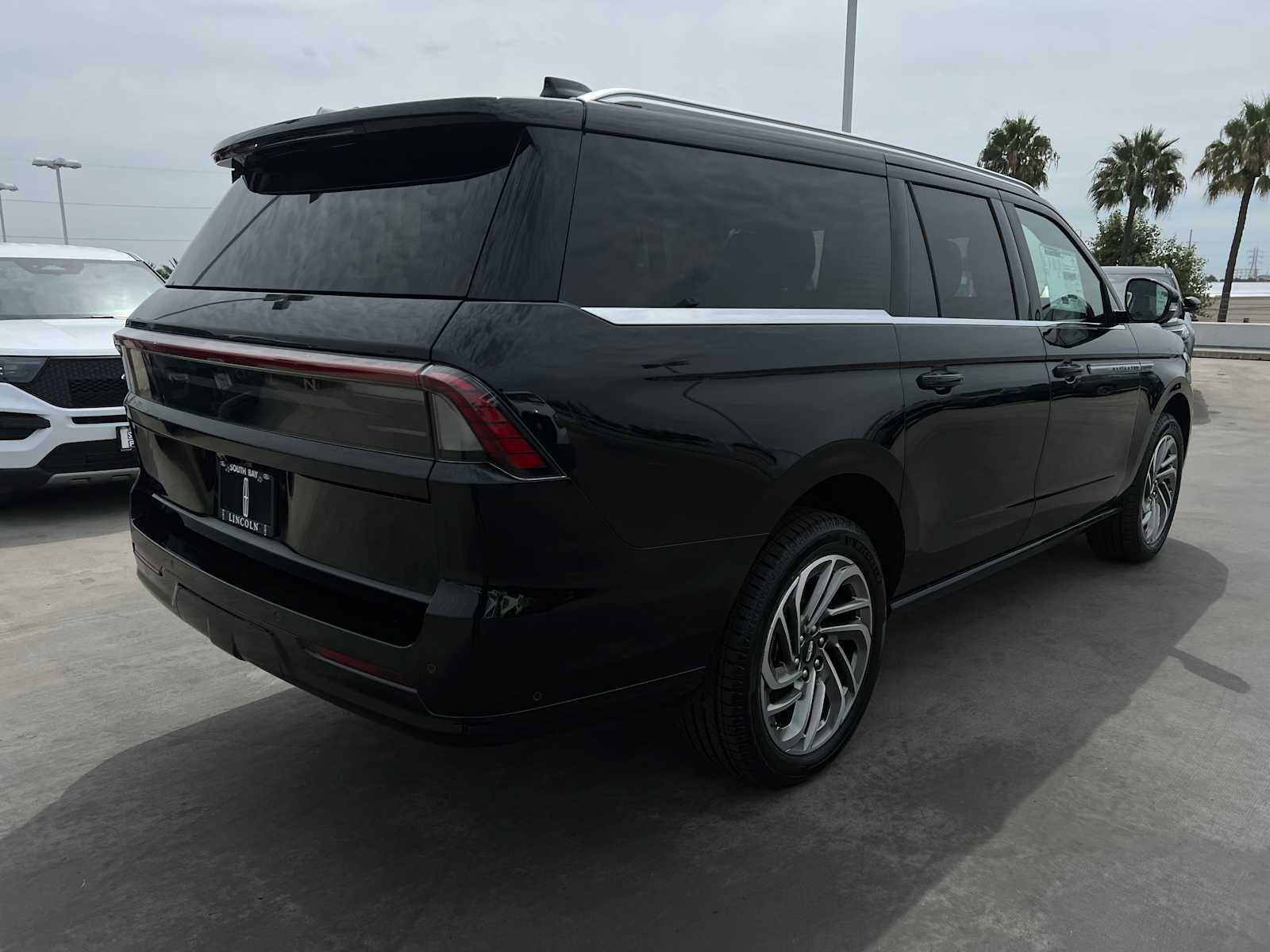 2025 Lincoln Navigator L Reserve