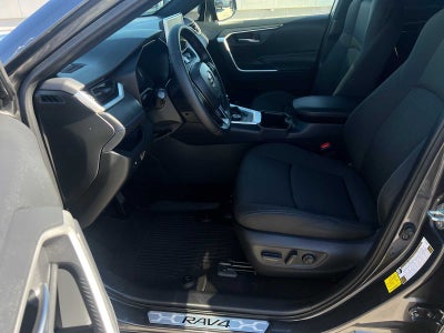 2025 Toyota RAV4 Hybrid SE