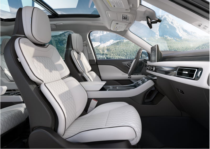 The interior of a Lincoln Aviator® Black Label model is shown in the Chalet theme | South Bay Lincoln in Hawthorne CA