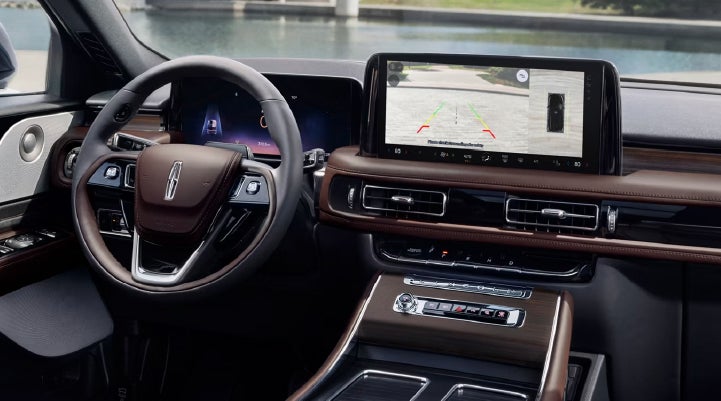 The backup camera of the 2027 Lincoln Aviator® SUV is displayed on screen. | South Bay Lincoln in Hawthorne CA